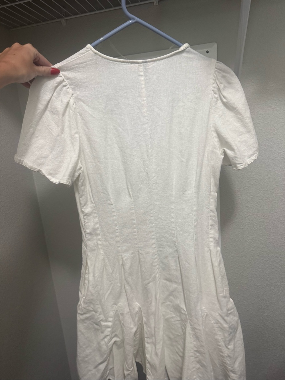 Universal Thread Cream Women's Top - Picture 2 of 3